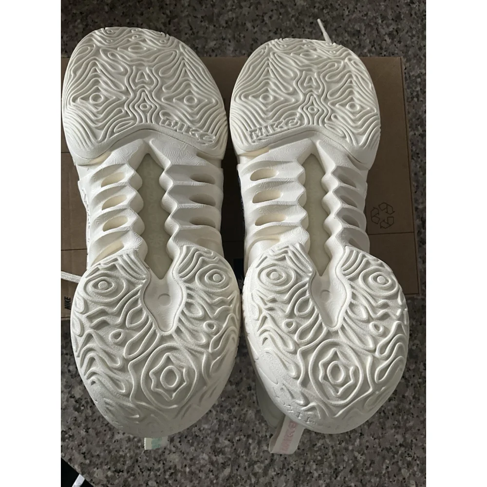 NIKE COSMIC UNITY 2 Basketball Shoes Size 11.5 Coconut Milk